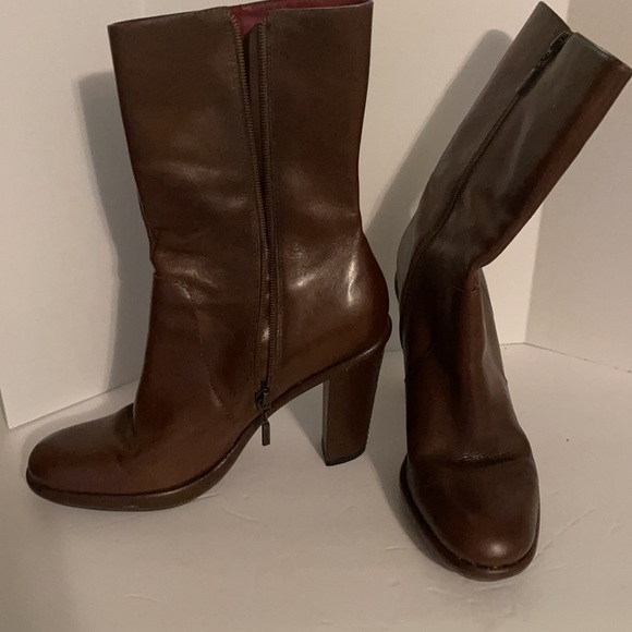 Tommy Hilfiger size 9.5 - Picture 3 of 5